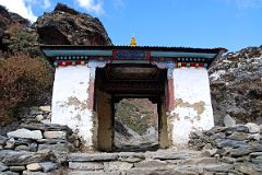 03 Tengboche To Dingboche - Kani Before Pangboche.jpg
